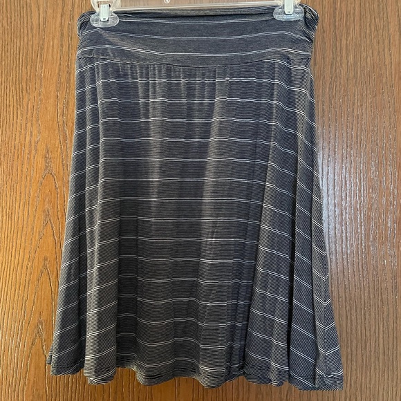 Merona Small Gray Skirt - Picture 1 of 4